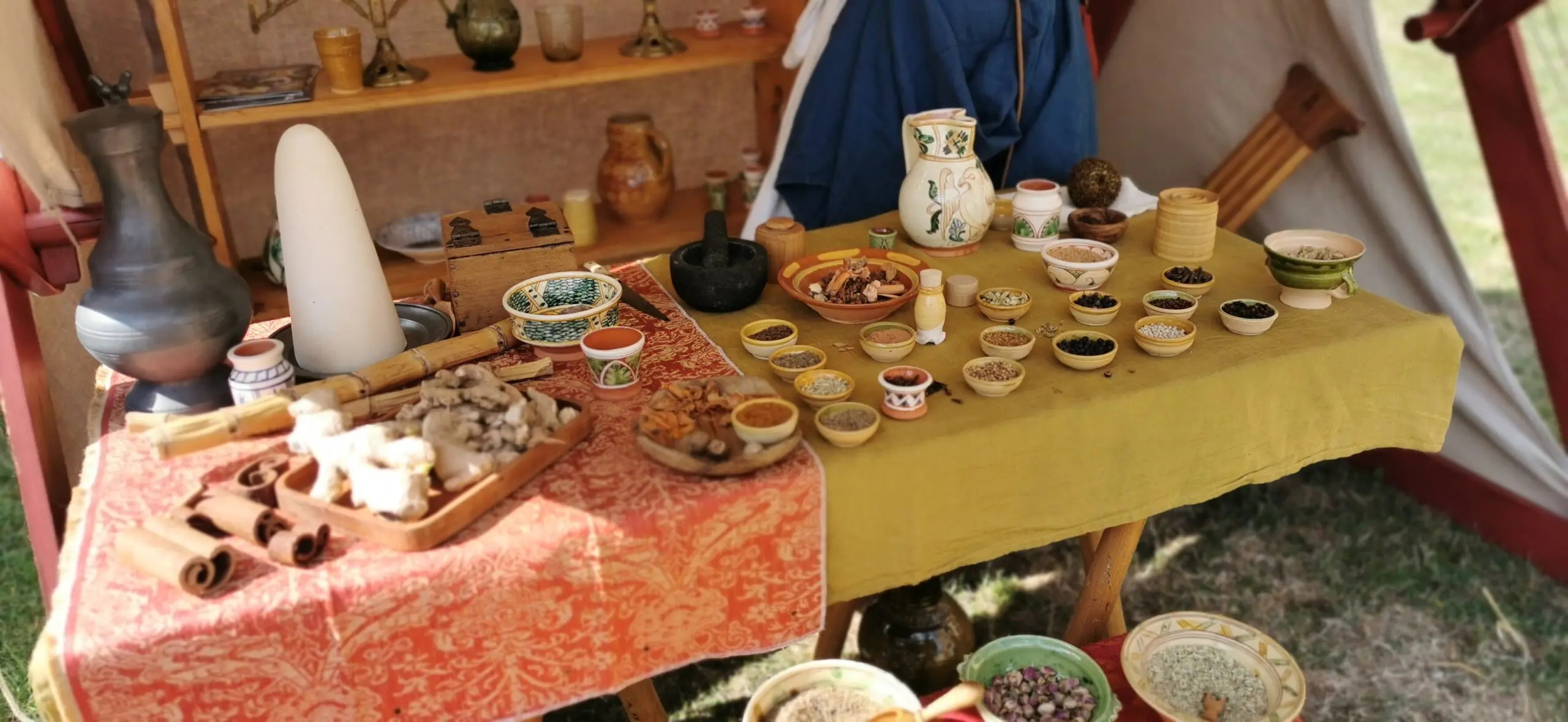 Cie La Muse - animations médiévales - Ars Culinae - @ la commanderi d'Arville